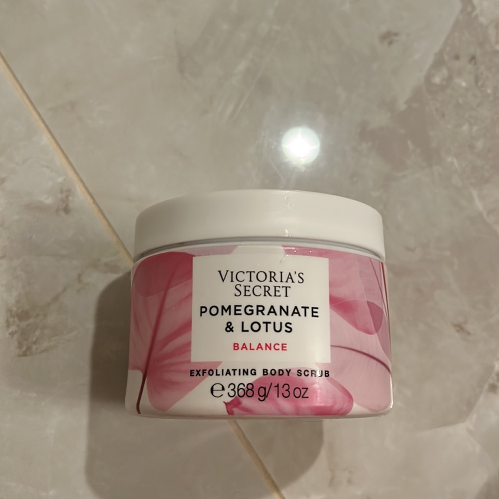 *UNOPENED* Victoria’s Secret Body Scrub